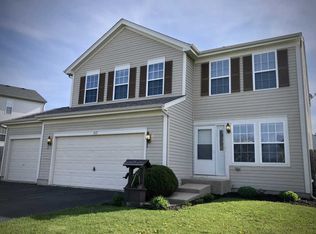 317 Briarwood Dr, Poplar Grove, IL 61065