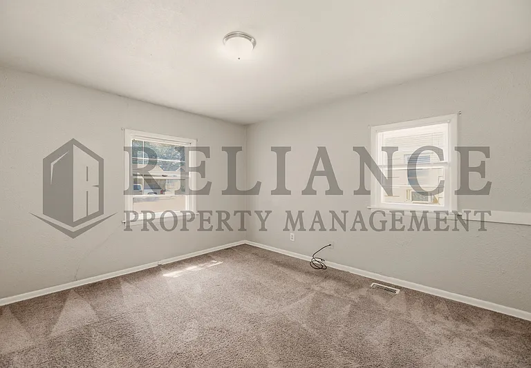 1126 S Silverdale Ct — Photo 28