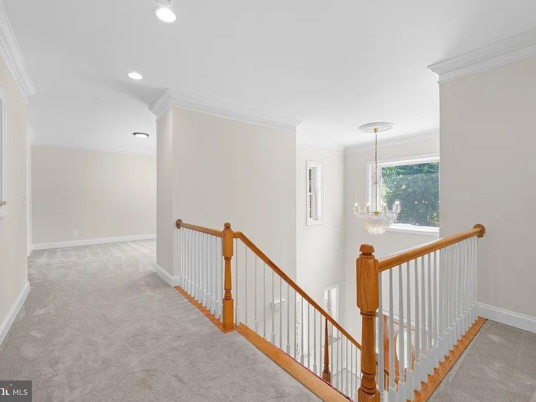 1310 Forestwood Dr — Photo 28