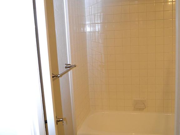 3rd image of 632 Joyce Dr