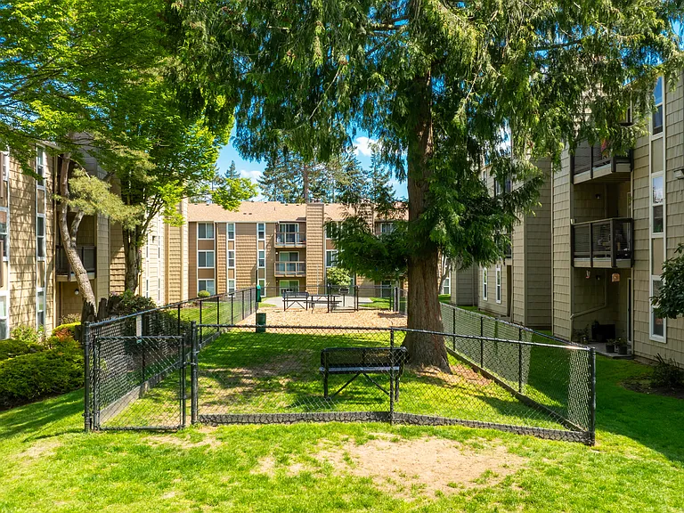 Hillcrest Estates — Photo 27
