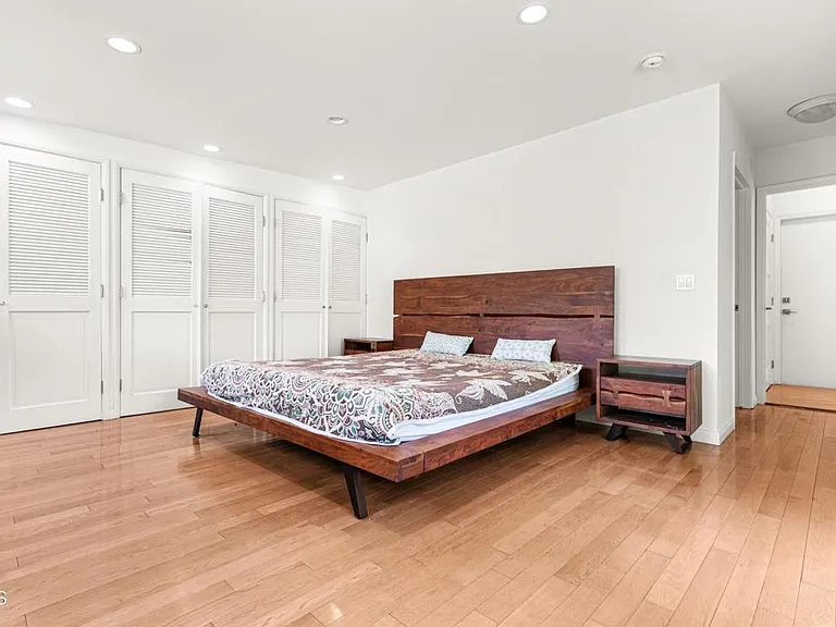 3323 Reta St — Photo 18