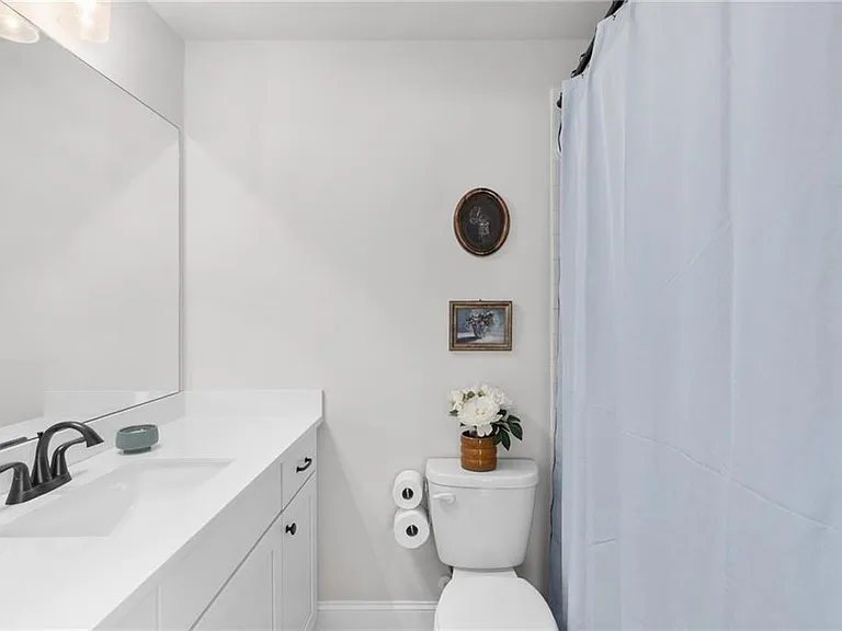 301 Marlowe Aly — Photo 44