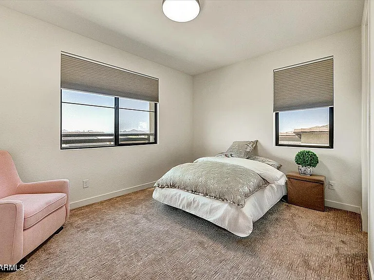 829 E Monte Way — Photo 31