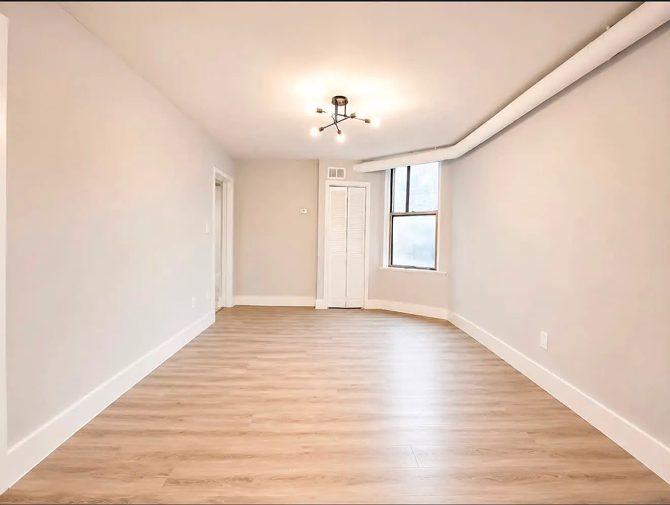 3 bed, $2,195 — Photo 2