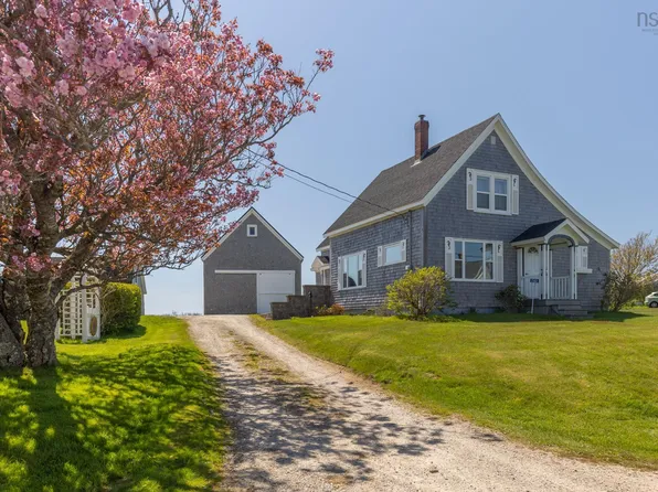 740 Pembroke Rd, Yarmouth, NS B5A 5H3