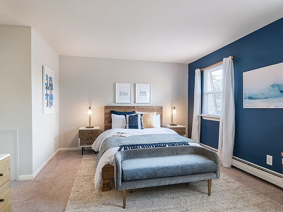 4th image of 100 Hartford Dr APT 5
