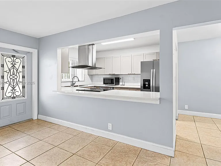 204 NW 1st St #204 — Photo 6