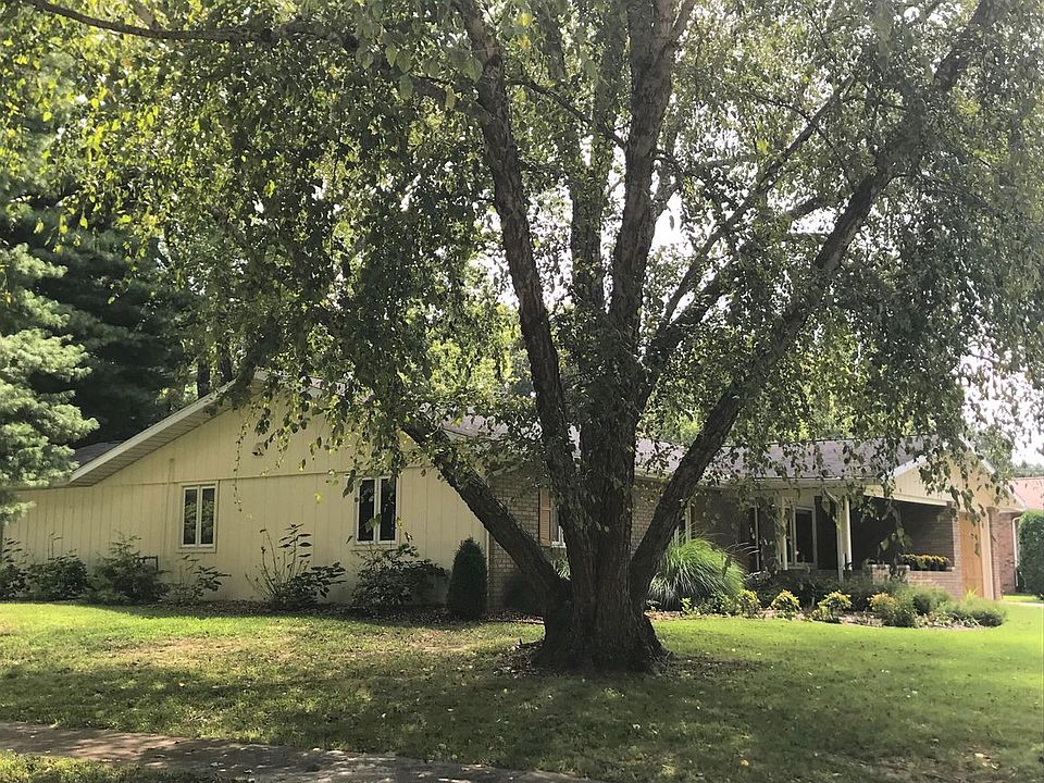 1st image of 301 Wedgewood Ln