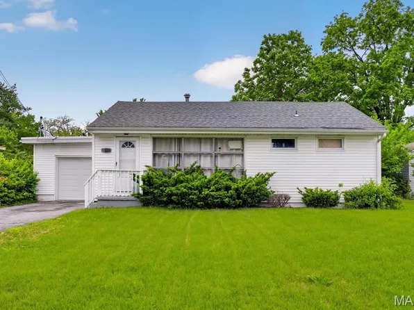 109 Cascade Dr, Belleville, IL 62223