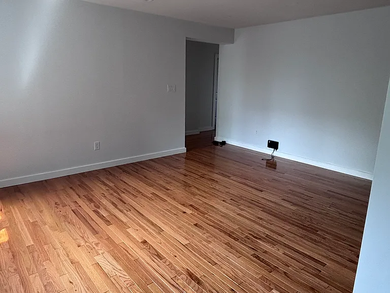 61-88 Dry Harbor Rd #2A — Photo 2