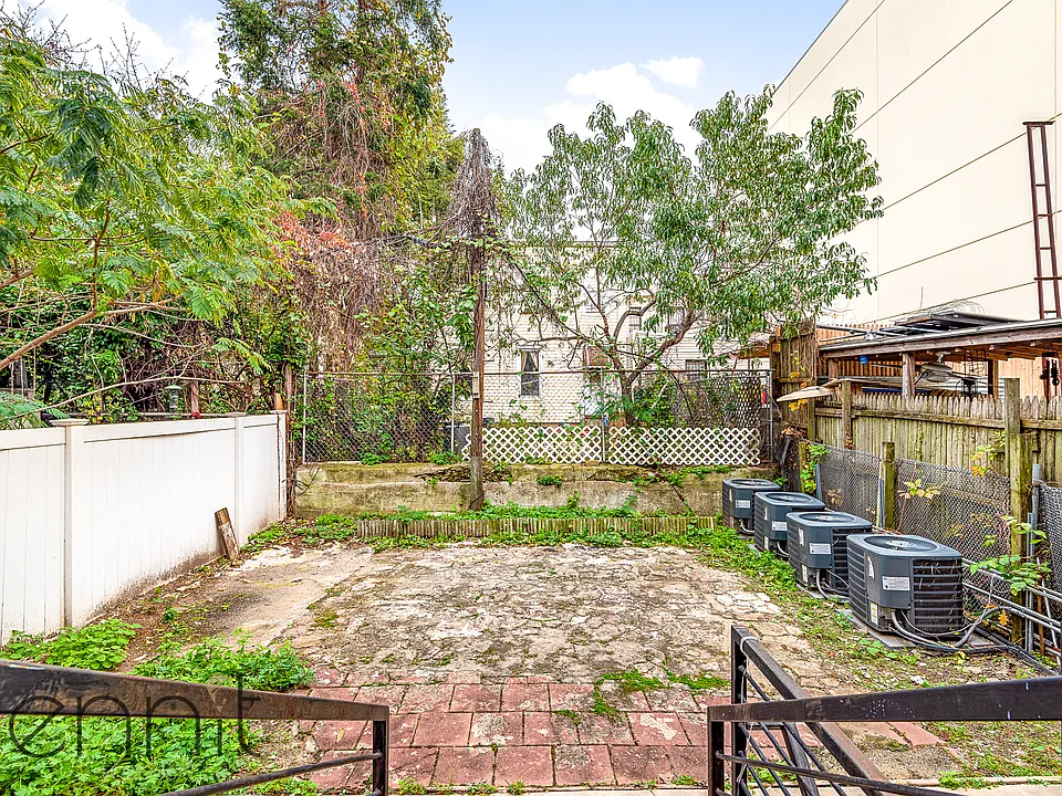 1622 Summerfield St #BACKYARD