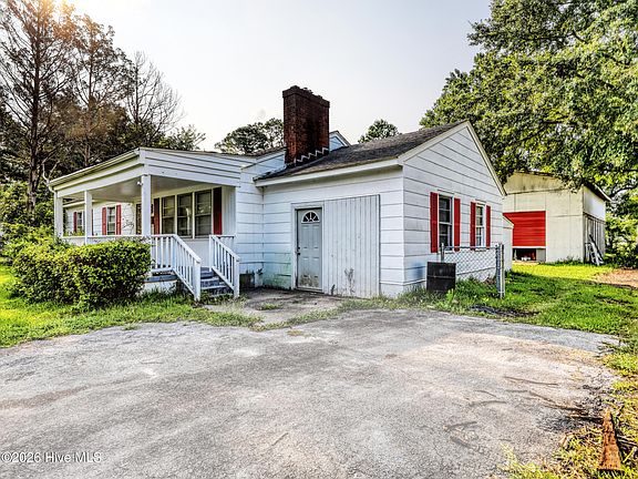 4th image of 111 Pineview Street