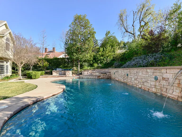 768 Forest Green Dr — Photo 26