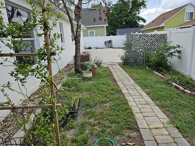 811 Douglas Ave — Photo 23