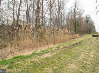 13 Woodland Dr, Wilmington, DE 19809