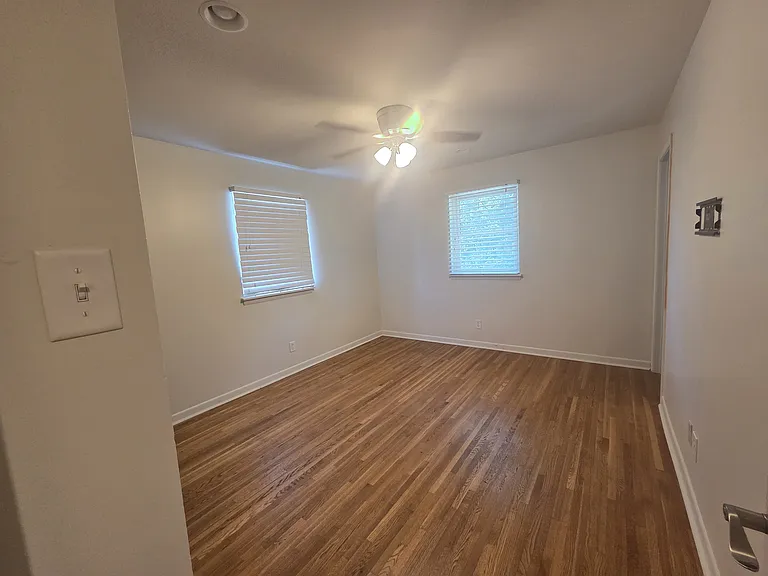1106 N Hughes St — Photo 20