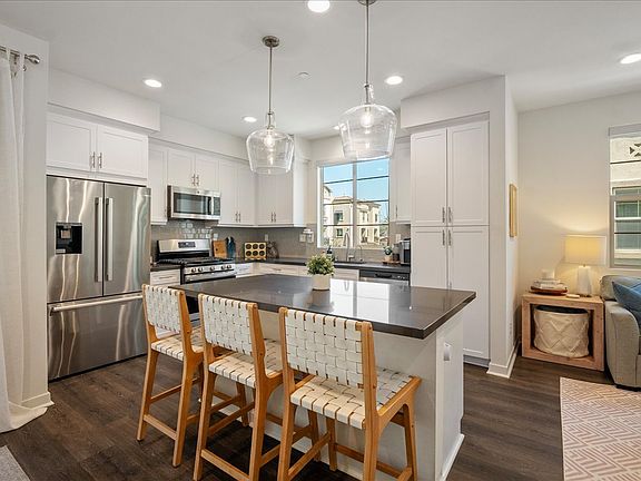 4th image of 328 Paddle Ct