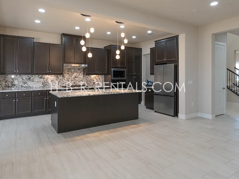 2534 Ottawa Ave — Photo 9