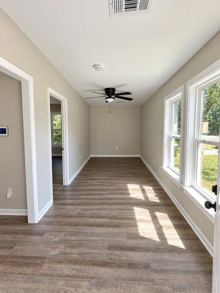 4 bed, 2.0 bath, 1416 sqft, $1,850 — Photo 3