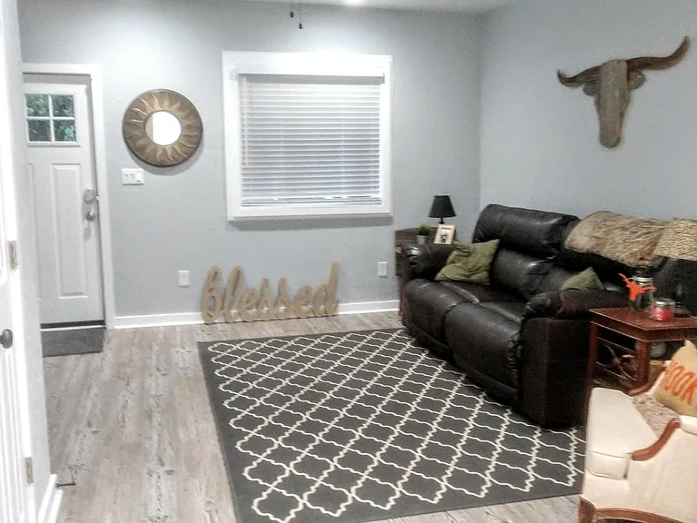 110 Handler St — Photo 2