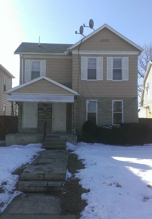 2nd image of 439 Deeds Ave