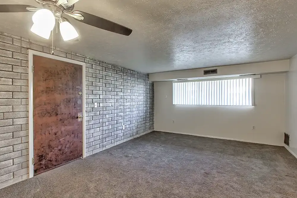 Lake Street Apartments — Photo 2