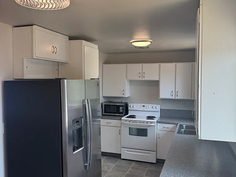 1058 W 400 N — Photo 2