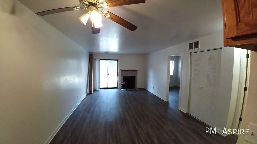 2 Bedroom 1 Bath Apartment in Longmont — Photo 4