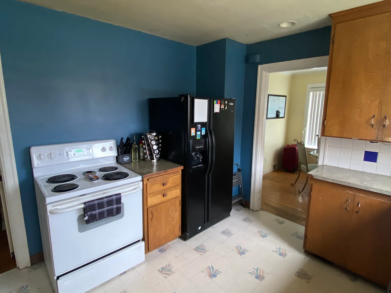 5 bed, 2160 sqft, $675 — Photo 3
