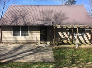 657 Lakeview Dr, Elkview, WV 25071