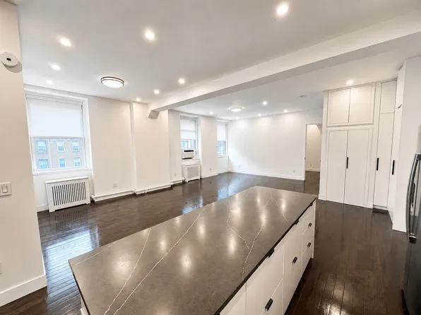 31 Union Sq W APT 3C, New York, NY 10003