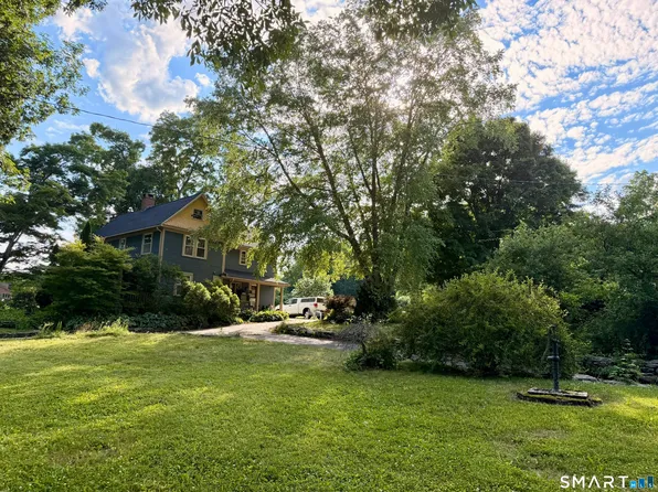 593 Pomfret Street, Putnam, CT 06260