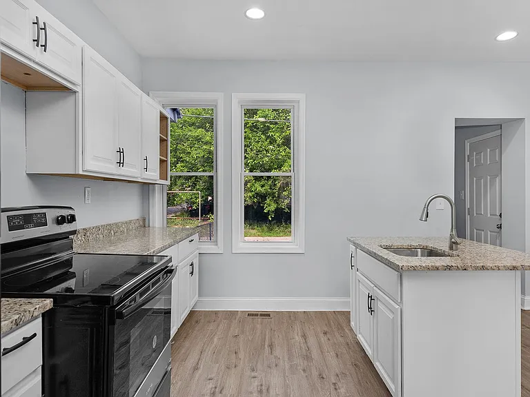 510 N Edgewood St — Photo 8