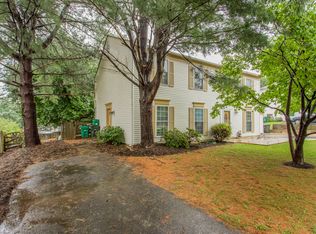 814 Pheasant Run Dr, Gaithersburg, MD 20878