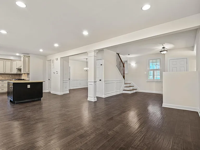 523 Allegheny Ave — Photo 14