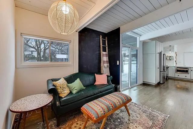 2649 Crawford Ave — Photo 5