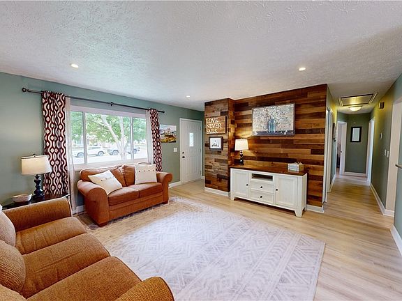 4th image of 583 Saint Lawrence Blvd
