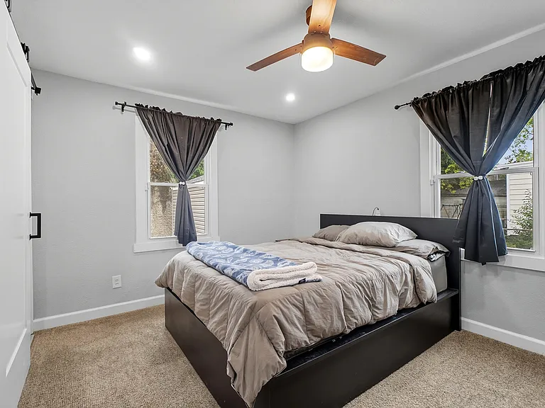 837 Tifton St — Photo 16