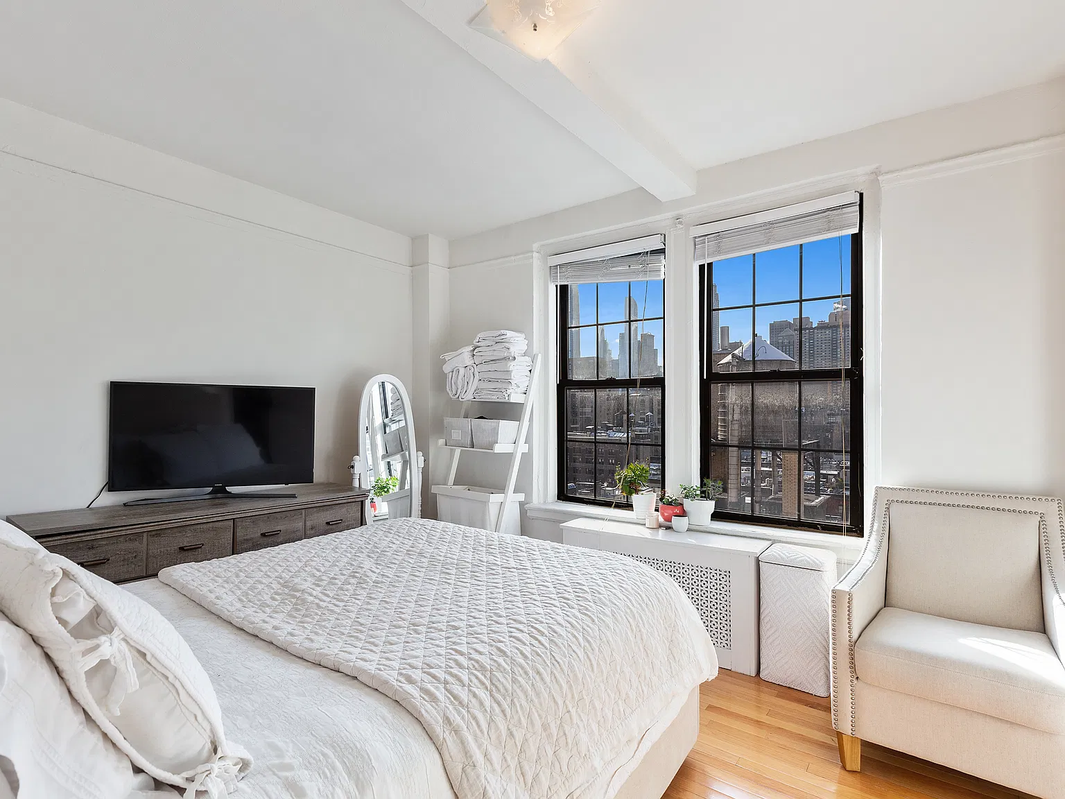 50 W 72nd St — Photo 3