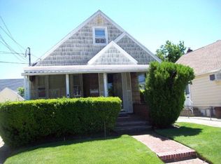 26 McKeon Ave, Valley Stream, NY 11580