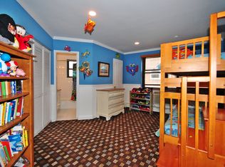 5 Schenck Ave APT 2B, Great Neck, NY 11021