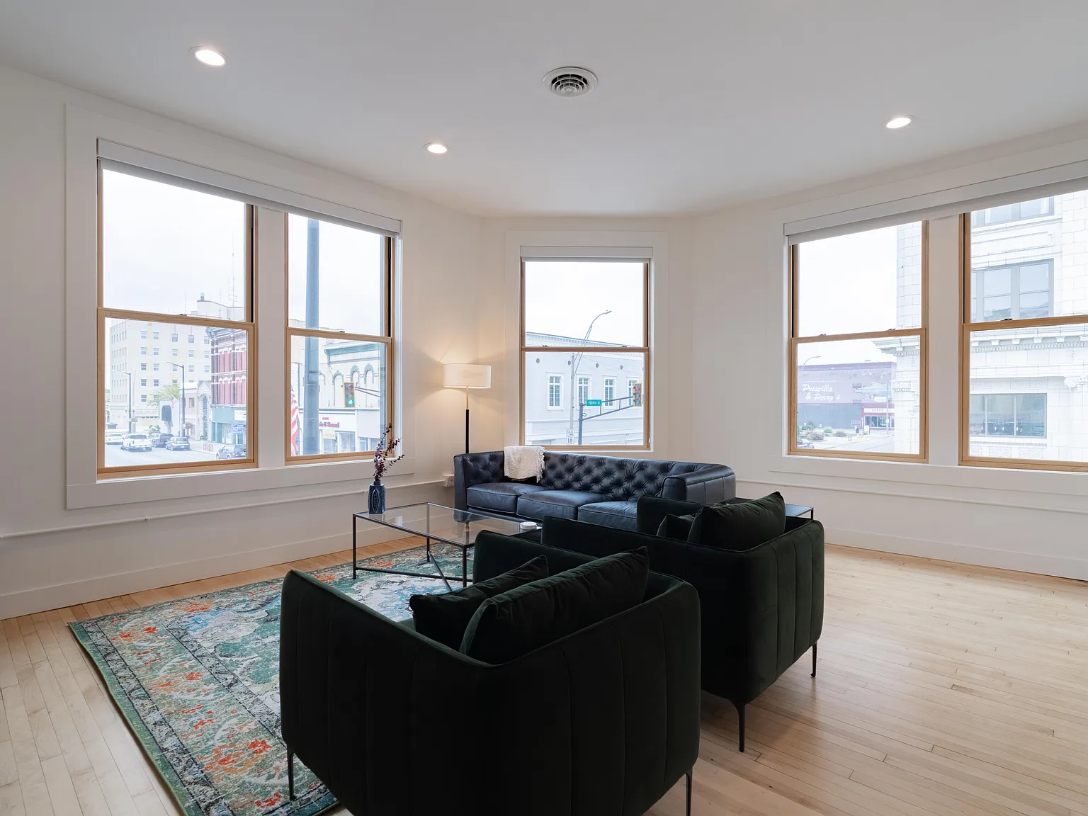 1 bed, 800 sqft, $2,150 — Photo 2