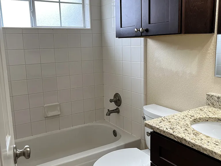 312 Moss Hill Rd — Photo 15