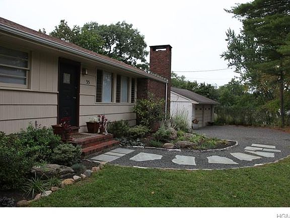 2nd image of 35 Iroquois Ave