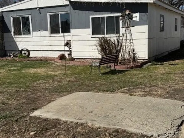 616 Saint John St, Faulkton, SD 57438