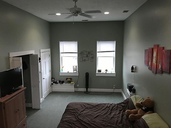 4th image of 210 Washington Ave #4