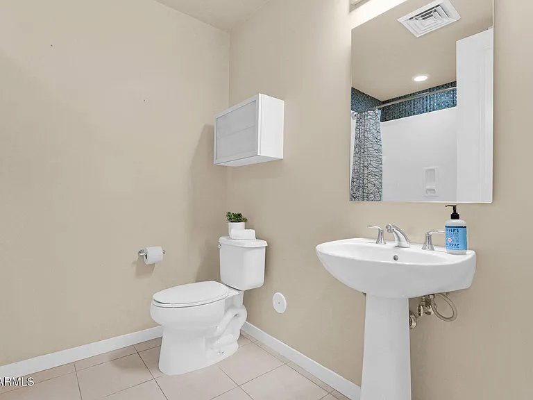 1 E Lexington Ave #1101 — Photo 21