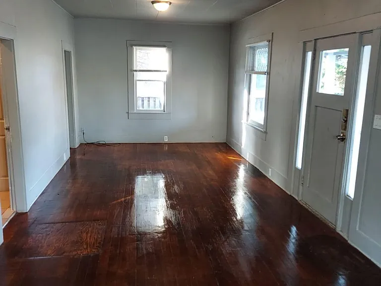 850 NW Polk Ave — Photo 10