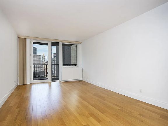 3rd image of 212 E 47th St APT 28E